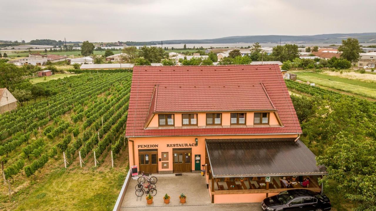 Penzion S Restauraci Na Furhaple Šakvice Exterior foto