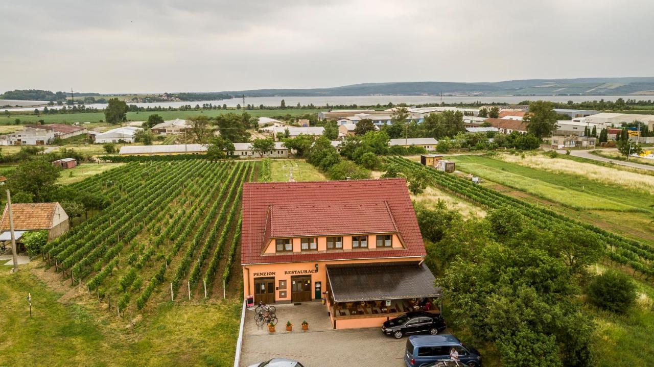 Penzion S Restauraci Na Furhaple Šakvice Exterior foto